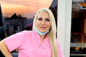 Dr. med. Darinka Keil | Hautarzt- & Laserpraxis Haßloch image