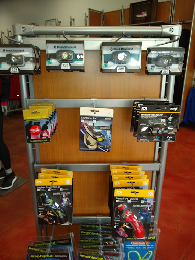 Sporting Goods Store «Fleet Feet Sports Buffalo», reviews and photos, 2290 Delaware Ave, Buffalo, NY 14216, USA