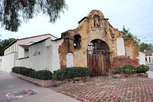 Grapevine Arbor image