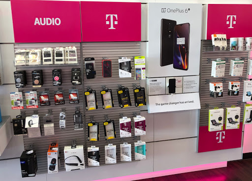 Cell Phone Store «T-Mobile», reviews and photos, 202 S Washington St, Oxford, MI 48371, USA