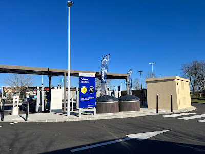Borne de services gratuits camping-cars à Cubzac-les-Ponts