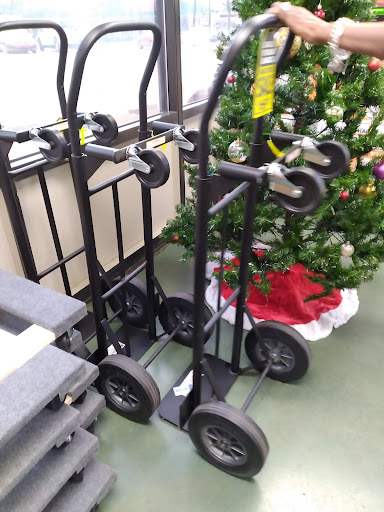 Truck Rental Agency «U-Haul Moving & Storage of Takoma Park», reviews and photos, 6889 New Hampshire Ave, Takoma Park, MD 20912, USA