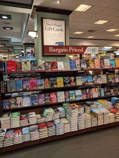 Book Store «Barnes & Noble», reviews and photos, 102 Park Ave #1, Willow Grove, PA 19090, USA
