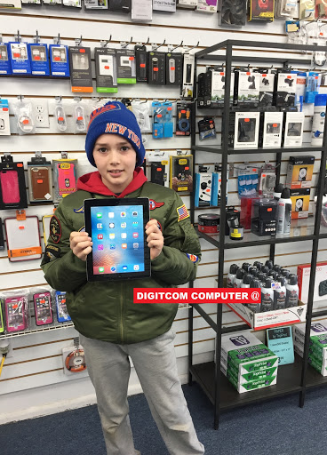 Computer Store «Digitcom Computer & Cell Phone Repair», reviews and photos, 1151 Deer Park Ave, North Babylon, NY 11703, USA