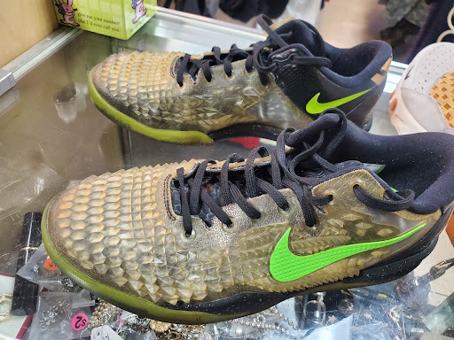 Thrift Store «House of Bargains Thrift Store», reviews and photos, 4000 W Sahara Ave, Las Vegas, NV 89102, USA