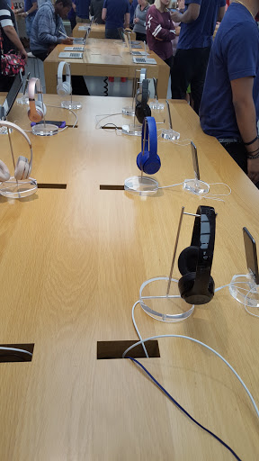 Computer Store «Apple Westfarms», reviews and photos, 500 W Farms Mall, Farmington, CT 06032, USA