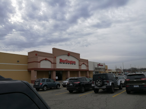 Burlington Coat Factory, 31940 Gratiot Ave, Roseville, MI 48066, USA, 