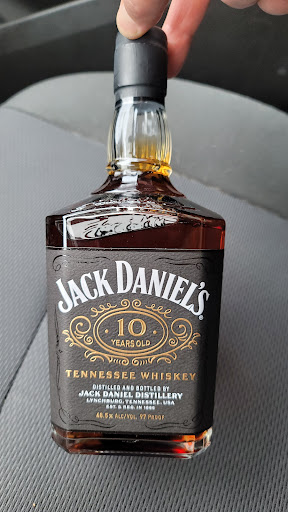 Liquor Store «Bryantville Liquors», reviews and photos, 15 School St, Pembroke, MA 02359, USA