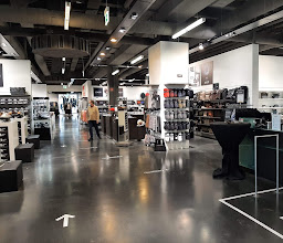 Factory Outlet Bielefeld | windsor. | Strellson | JOOP! photo