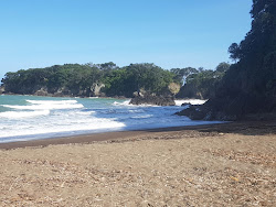Foto von Maraehako Beach und die siedlung