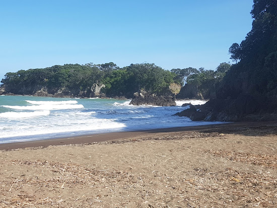 Maraehako Beach