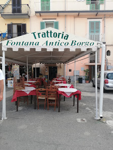 Trattoria Fontana Antico Borgo Via Umberto I, 103, 89861 Tropea VV, Italia
