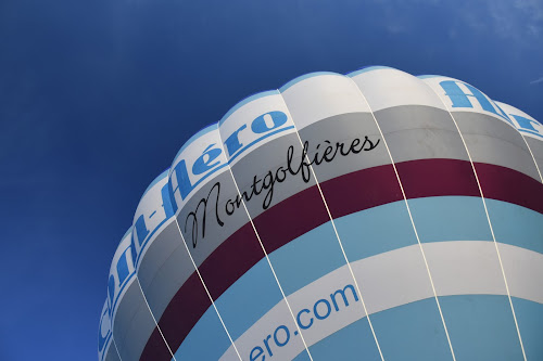 Agence de vols touristiques en montgolfière AirComAero Montgolfieres Aubers