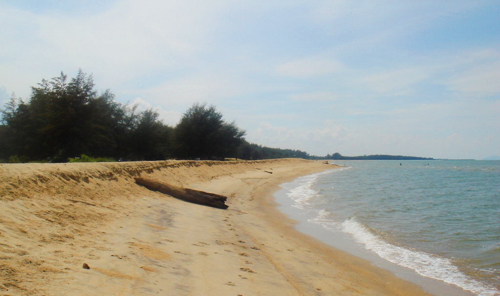 Fotografija Seri Tujuh Beach divje območje