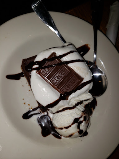 American Restaurant «Cracker Barrel Old Country Store», reviews and photos, 23030 Indian Creek Dr, Sterling, VA 20166, USA