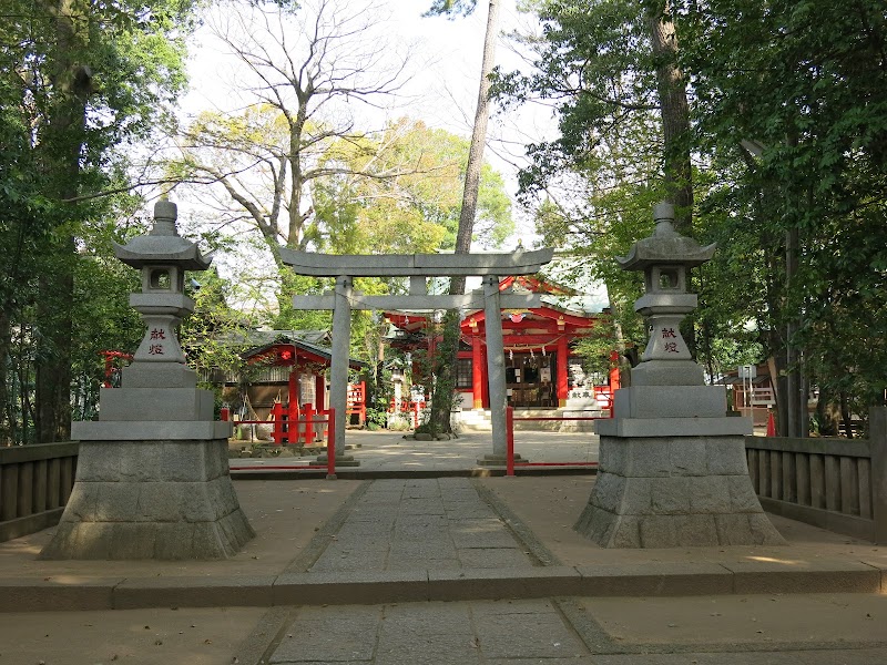 六所神社広場