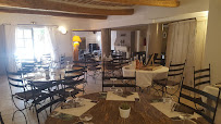 Atmosphère du Restaurant le Château à Châteaudouble - n°4