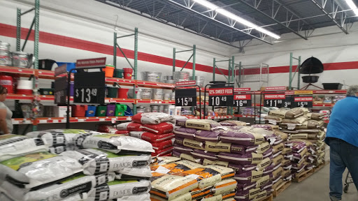 Home Improvement Store «Tractor Supply Co.», reviews and photos, 789 N 99th Ave, Tolleson, AZ 85353, USA