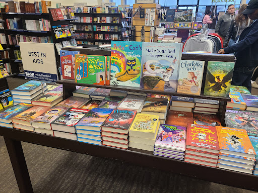 Book Store «Books-A-Million», reviews and photos, 1100 N Wesleyan Blvd, Rocky Mount, NC 27804, USA