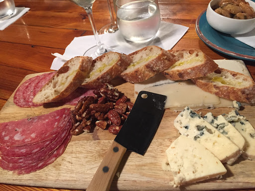 Winery «Red Or White Wine Discount Center», reviews and photos, 323 De La Mare Ave # A, Fairhope, AL 36532, USA