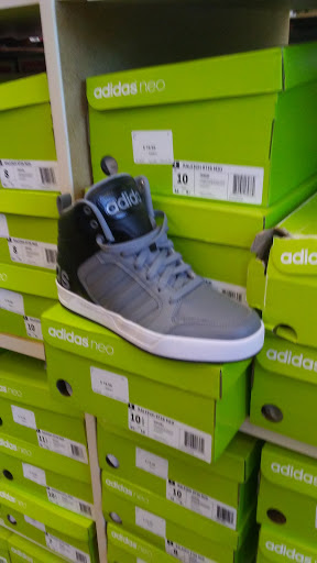 Shoe Store «Famous Footwear», reviews and photos, 32 Main Ave, Clifton, NJ 07014, USA