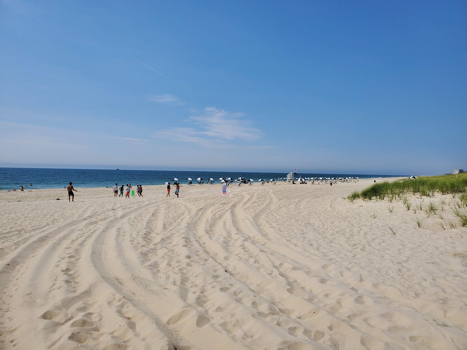 Valokuva Ocean Road Beachista. sisältäen pitkä suora