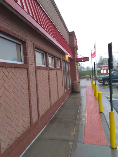 Fast Food Restaurant «Chick-fil-A», reviews and photos, 701 N Milwaukee Ave Ste 360, Vernon Hills, IL 60061, USA