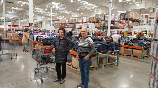 Warehouse store «Costco Wholesale», reviews and photos, 1000 N Rengstorff Ave, Mountain View, CA 94043, USA