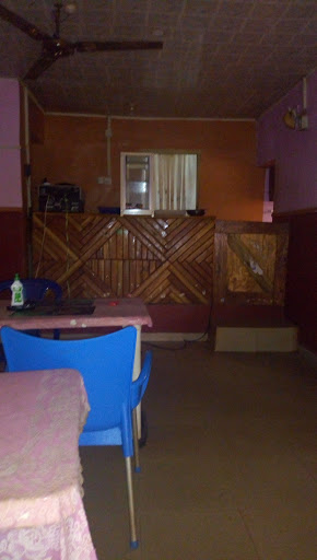 favourite bar, Hilltop Gate Road, Ihe Nsukka, Nsukka, Nigeria, Pub, state Enugu