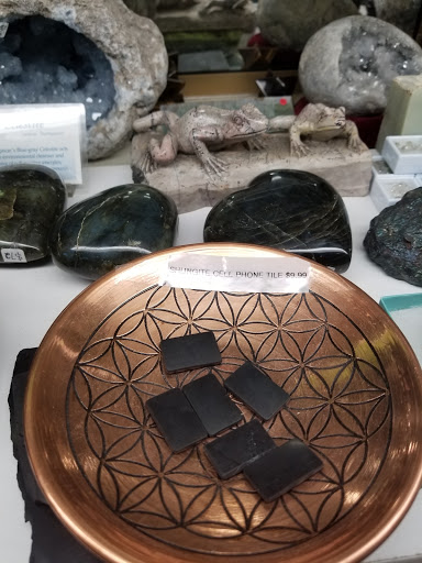 Book Store «Garland of Letters Bookstore», reviews and photos, 527 South St, Philadelphia, PA 19147, USA