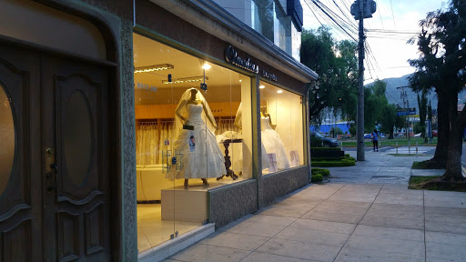 Stores to buy women's wedding blouses Cochabamba