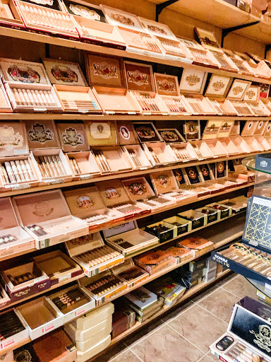 Cigar Shop «Tobacco Road Fine Cigars, Indoor Golf & Gifts.», reviews and photos, 3118 S Cooper St, Arlington, TX 76015, USA