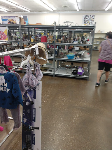Thrift Store «Goodwill Super Store», reviews and photos, 825 W Pipeline Rd, Hurst, TX 76053, USA