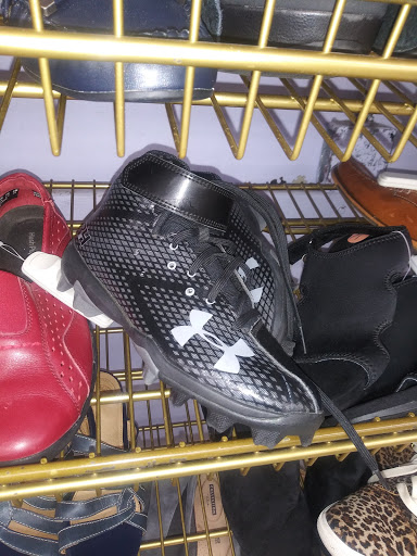 Thrift Store «Village Discount Outlet», reviews and photos, 3500 Cleveland Ave, Columbus, OH 43224, USA