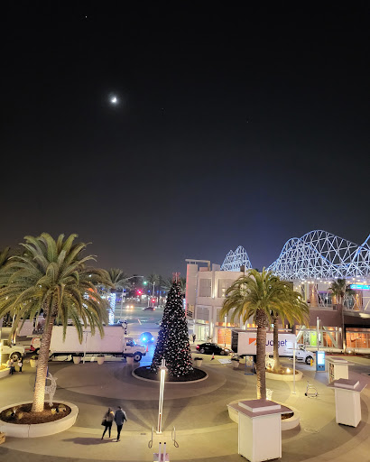 Shopping Mall «The Pike Outlets», reviews and photos, 95 S Pine Ave, Long Beach, CA 90802, USA