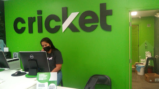 Cell Phone Store «Cricket Wireless Authorized Retailer», reviews and photos, 1874 N Young Cir, Hollywood, FL 33020, USA