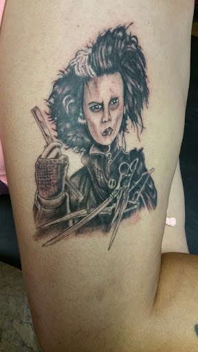 Tattoo Shop «Ageless Art Tattoo & Piercing», reviews and photos, 711 E Lewis and Clark Pkwy, Clarksville, IN 47129, USA