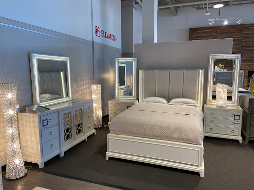 Furniture Store «Value City Furniture», reviews and photos, 2536 N Elston Ave, Chicago, IL 60647, USA