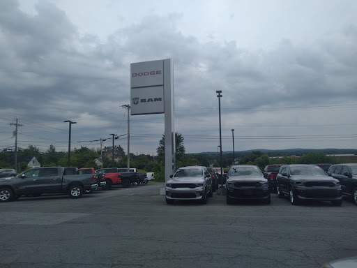 Dodge Dealer «Fayetteville Dodge Inc», reviews and photos, 5427 N Burdick St, Fayetteville, NY 13066, USA