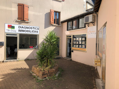 Immo mais pas que, Agence immobilière à Montval sur Loir - Chateau du Loir à Montval-sur-Loir