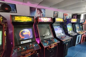 Retro World Arcade image