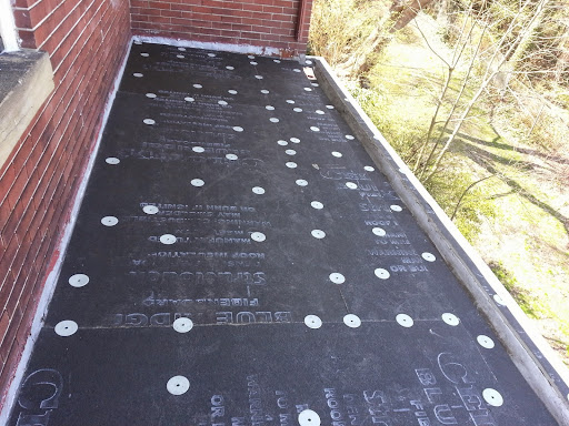 Roofing Contractor «Hardt Roofing», reviews and photos, 6405 Pike St, Mineral Wells, WV 26150, USA