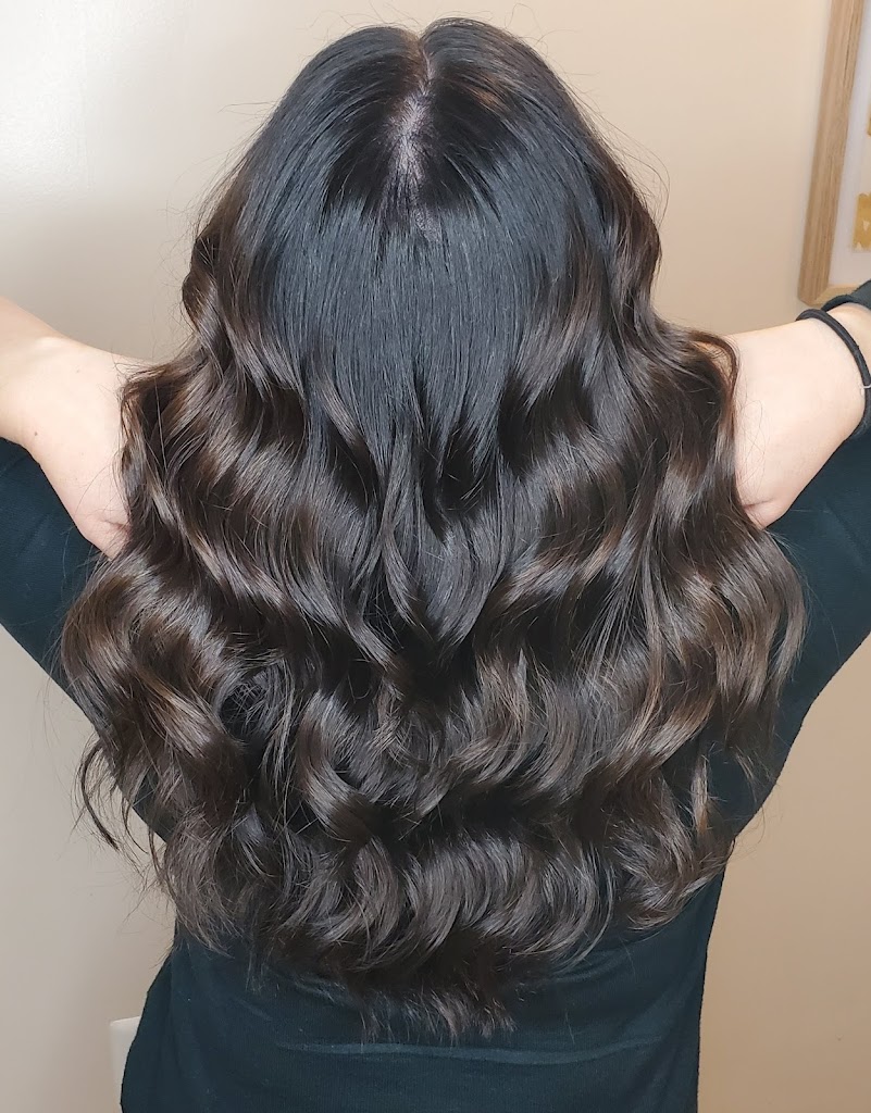 A Cut Above Hair Studios 04915