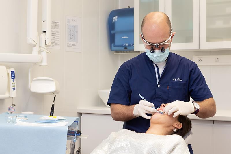 Dr Perol Thibaut - Implantologie parodontologie dentisterie esthétique Rouen à Rouen