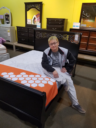 Furniture Store «Art Van Furniture - Livonia», reviews and photos, 29905 W Seven Mile Rd, Livonia, MI 48152, USA