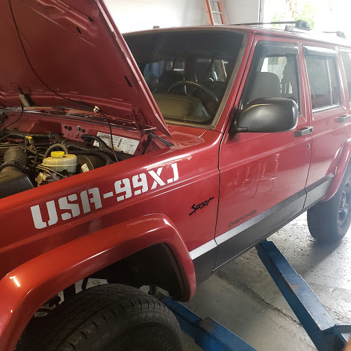 Auto Repair Shop «Honka Auto Repairs», reviews and photos, 1266 Court St, Clearwater, FL 33756, USA