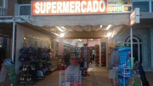 Superskunk - Av. de la Encarnación, s/n, b-10, 29640 Fuengirola, Málaga