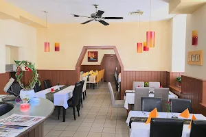 Samran Thai Restaurant image