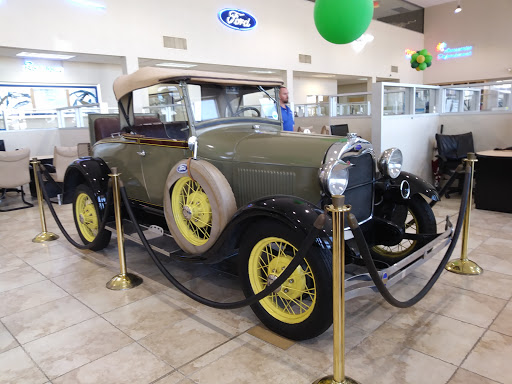 Oil Change Service «Quick Lane at Mac Haik Ford», reviews and photos, 10333 Katy Fwy, Houston, TX 77024, USA