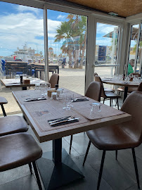 Atmosphère du Restaurant La Croisette à Gruissan - n°14